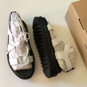 NWB🌷Dr. Martens Nartilla Platform Sandals